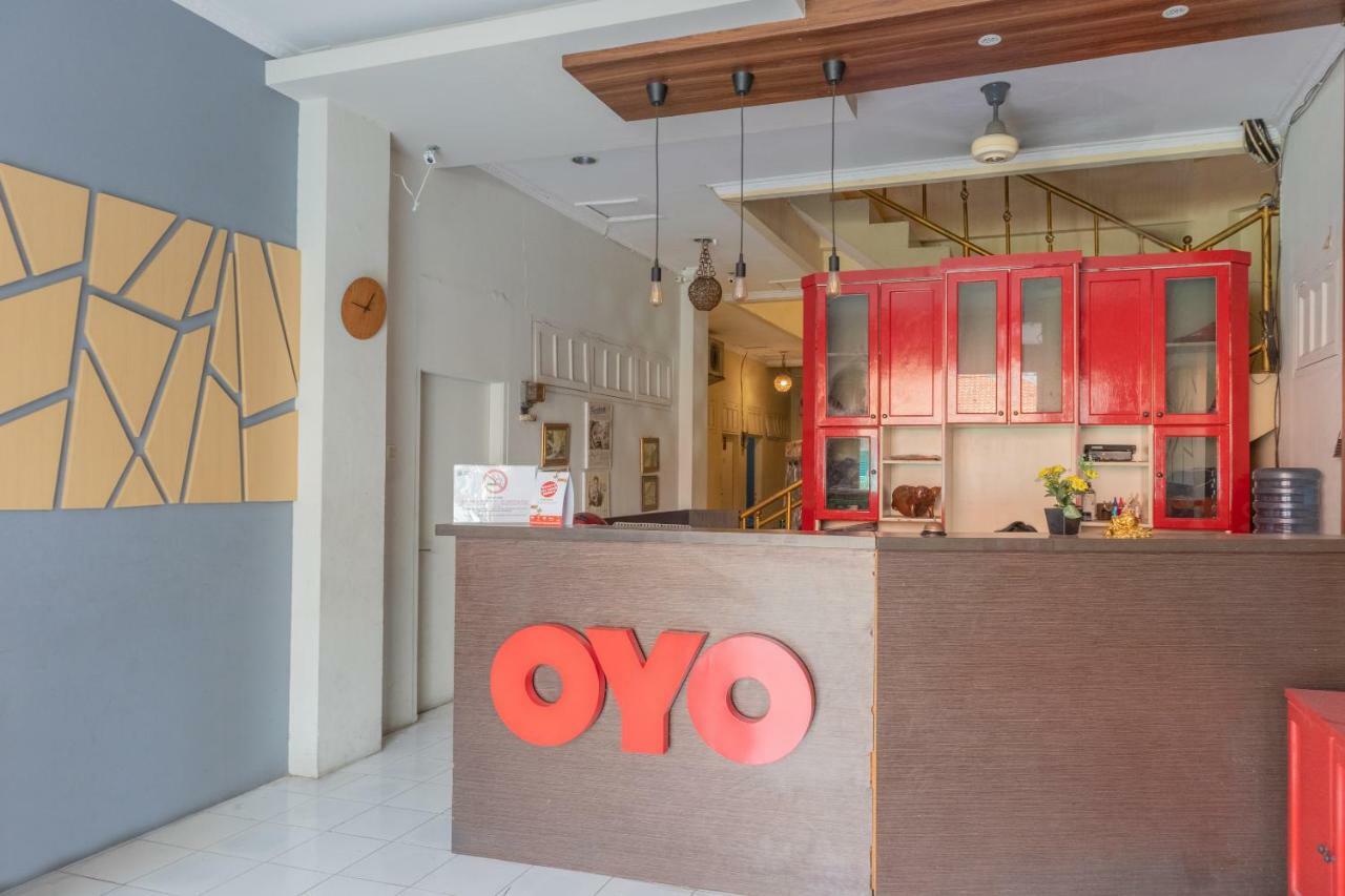 OYO 1111 Pasar Baru Inn Yakarta Exterior foto